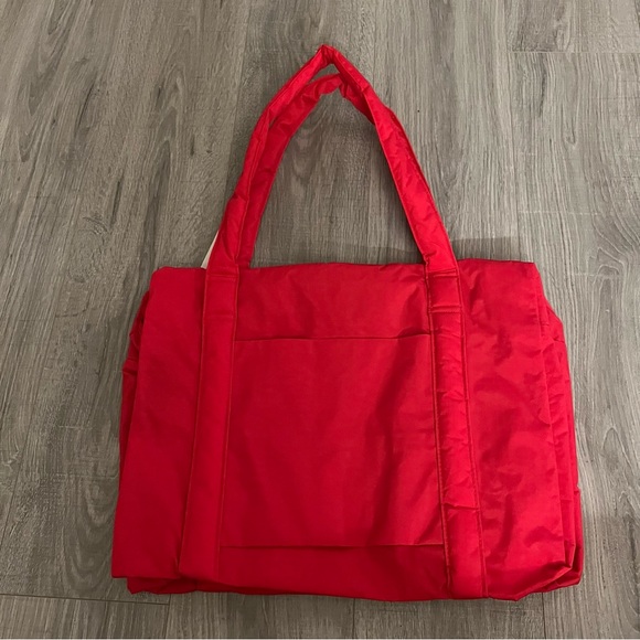 NWT Baggu Cloud Carry-on - Candy Apple - Picture 3 of 3
